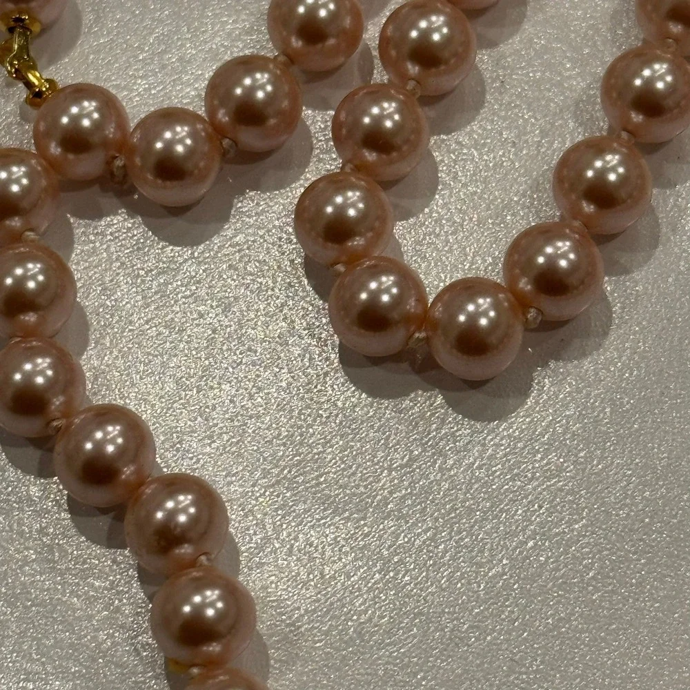 Elegant Pink Faux Pearl Necklace Gold Tone‎ Clasp Classic Style